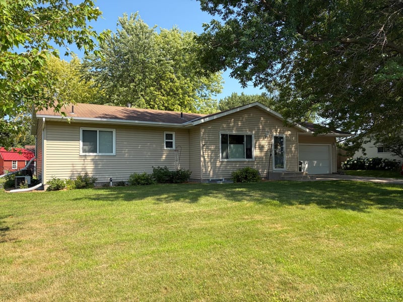 2201 23rd St SW, Willmar, MN 56201