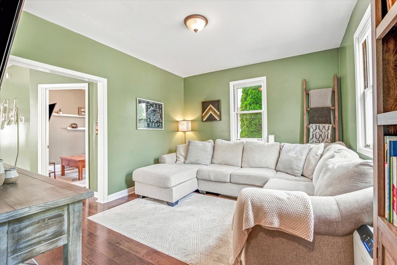 284 Winona St E, Saint Paul, MN 55107