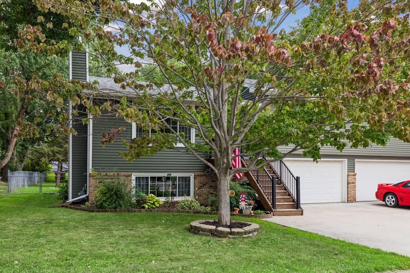 17540 Ionia Pa, Lakeville, MN 55044
