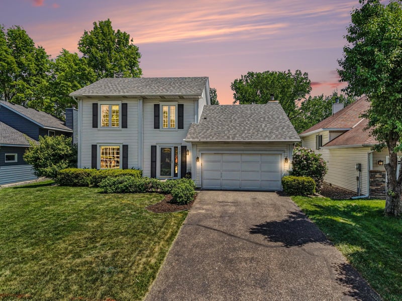 1195 Silverwood Rd, Woodbury, MN 55125