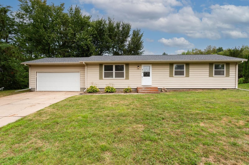 278 Tower Heights Ct, Prescott, WI 54021