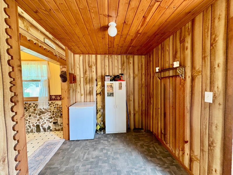 122 2nd Ave SE, Baudette, MN 56623