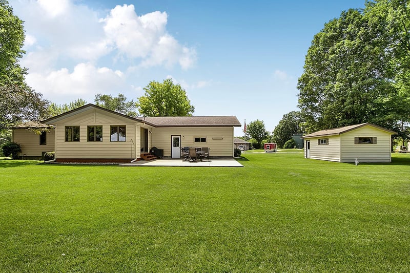 815 5th St N, Cold Spring, MN 56320