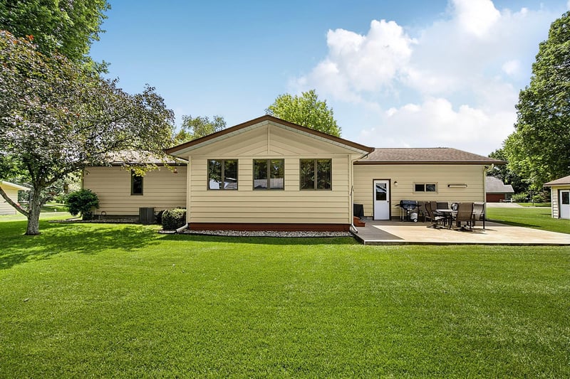 815 5th St N, Cold Spring, MN 56320