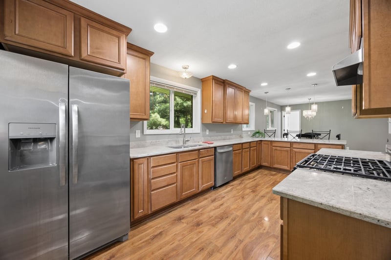 1425 Orkla Dr, Golden Valley, MN 55427