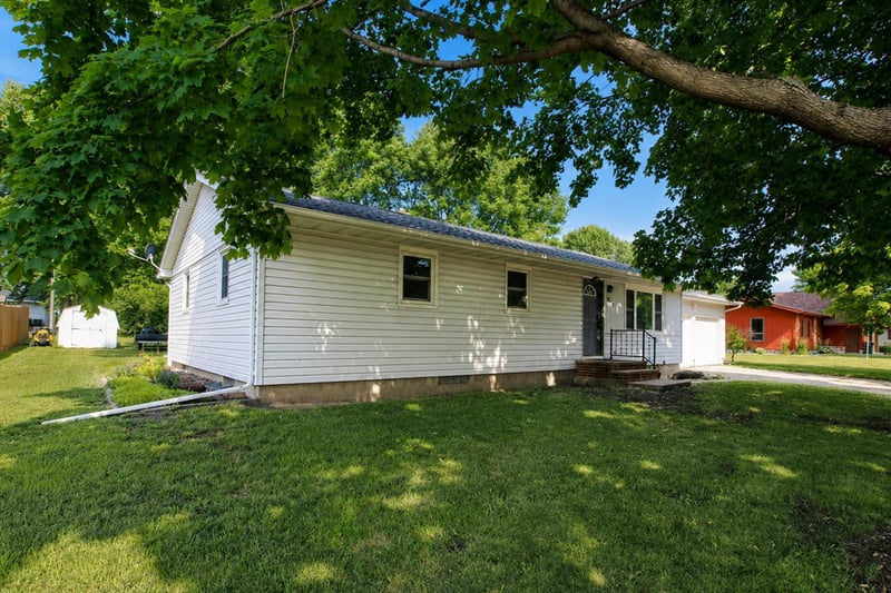 1013 9th St, Gaylord, MN 55334