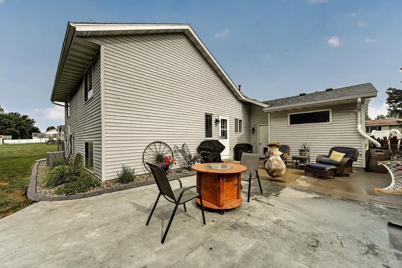 804 3rd St NW, Byron, MN 55920