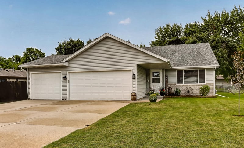 804 3rd St NW, Byron, MN 55920