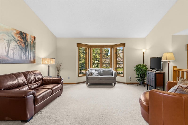 1240 Bucher Ave, Shoreview, MN 55126