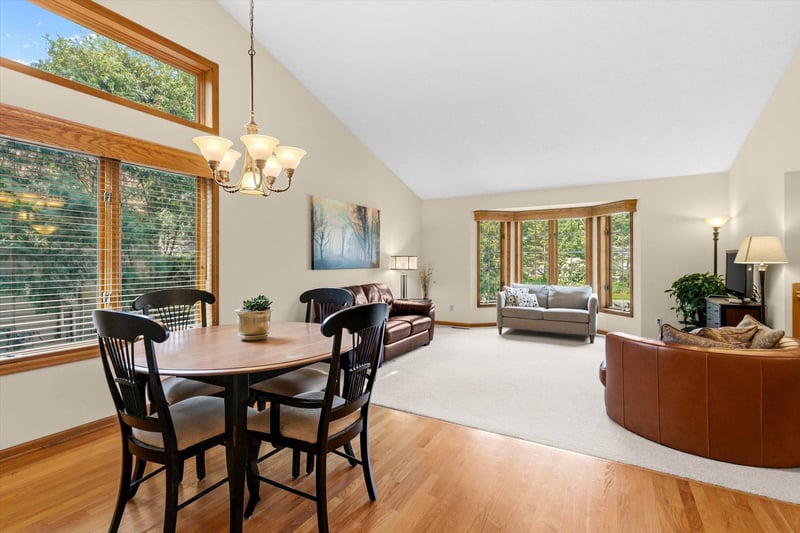 1240 Bucher Ave, Shoreview, MN 55126