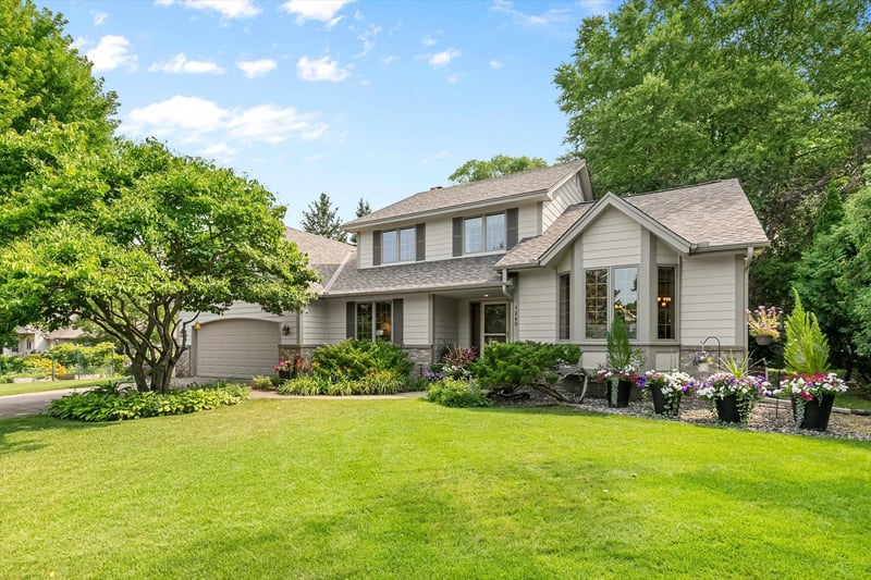 1240 Bucher Ave, Shoreview, MN 55126