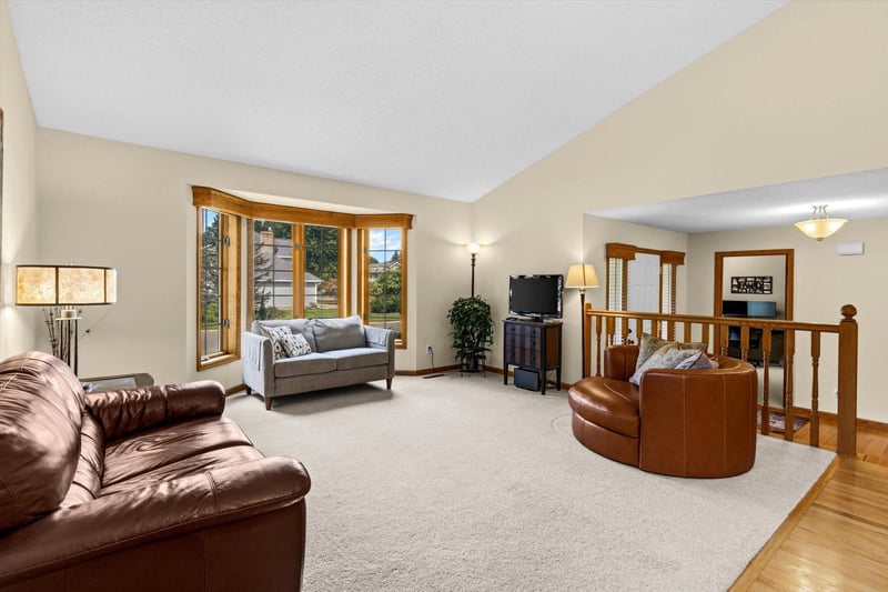 1240 Bucher Ave, Shoreview, MN 55126