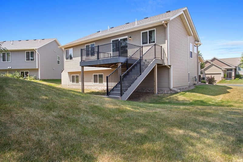 22424 Canova Ct, Farmington, MN 55024