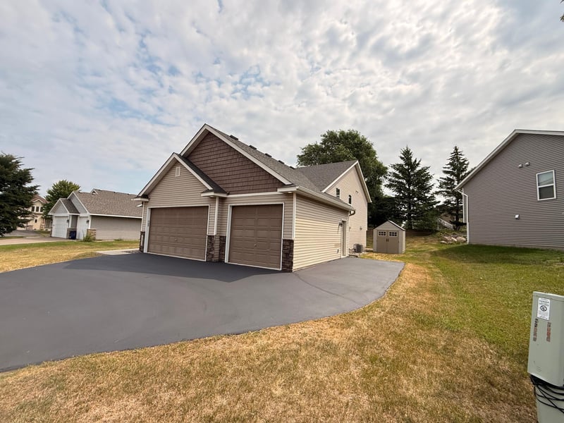22424 Canova Ct, Farmington, MN 55024