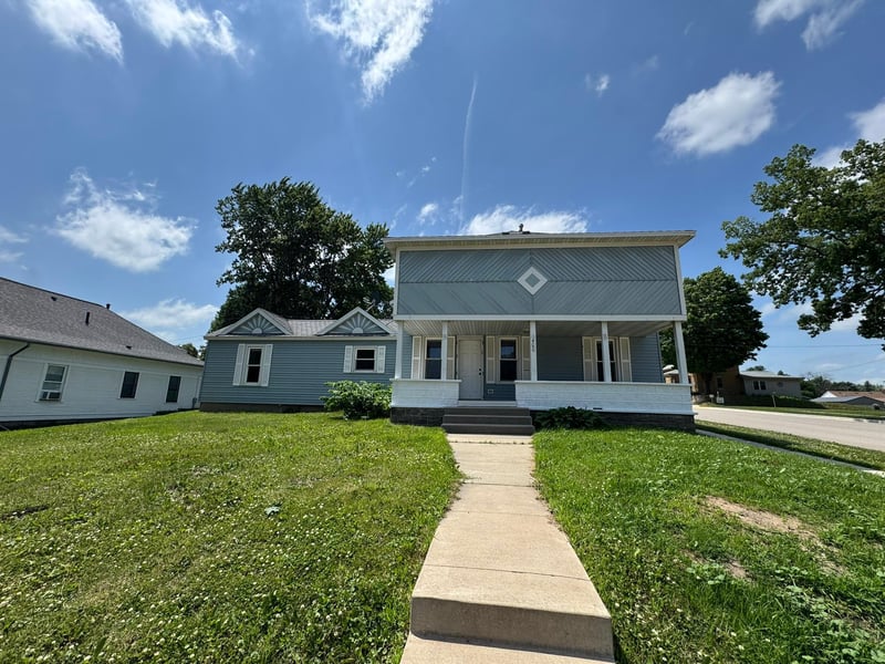 400 S Main St, Pine Island, MN 55963