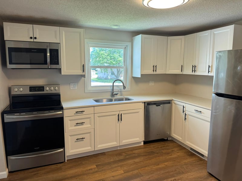 400 S Main St, Pine Island, MN 55963