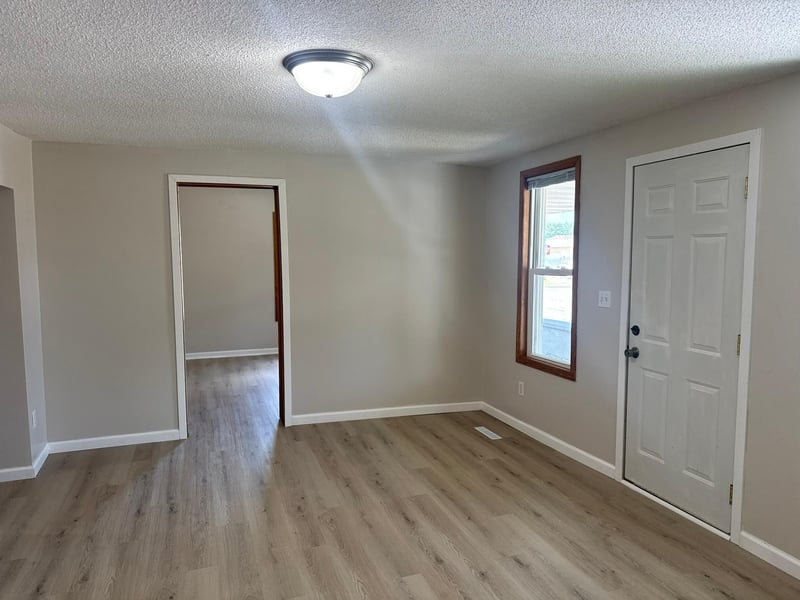 400 S Main St, Pine Island, MN 55963