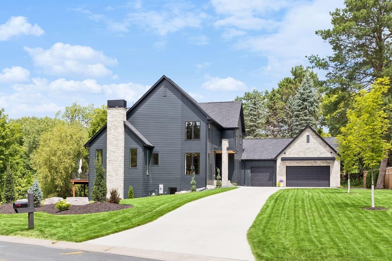 2980 Washta Bay Ct, Chanhassen, MN 55331