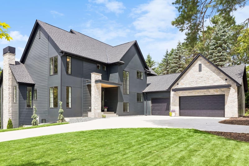2980 Washta Bay Ct, Chanhassen, MN 55331