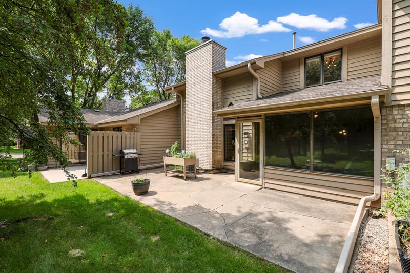 13108 Gemstone Ct, Apple Valley, MN 55124