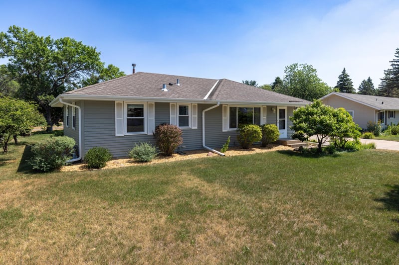 11447 Swallow St NW, Coon Rapids, MN 55433