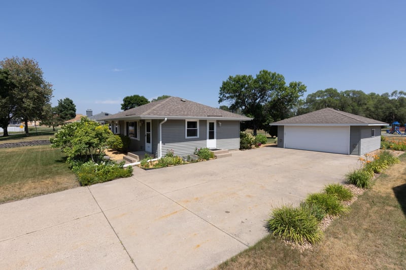 11447 Swallow St NW, Coon Rapids, MN 55433