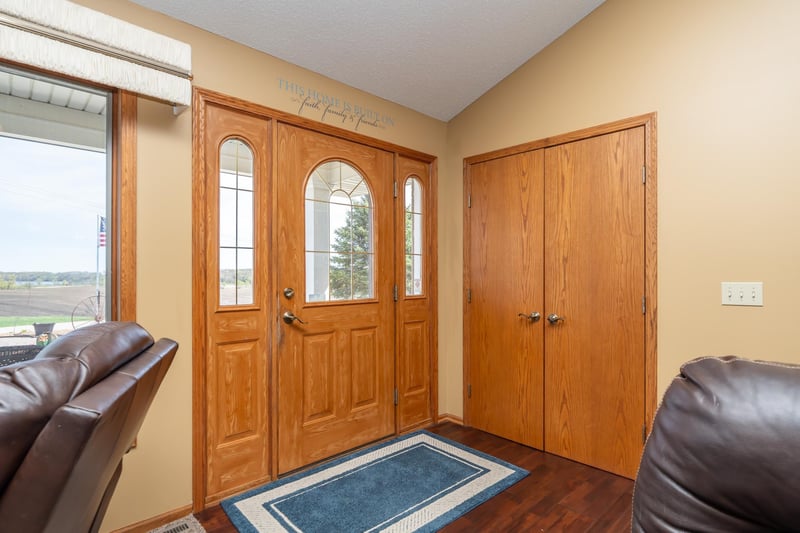 7195 County Road 10 E, Chaska, MN 55318