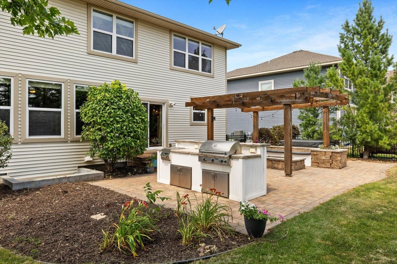 3471 Ridgestone Cir, Woodbury, MN 55129