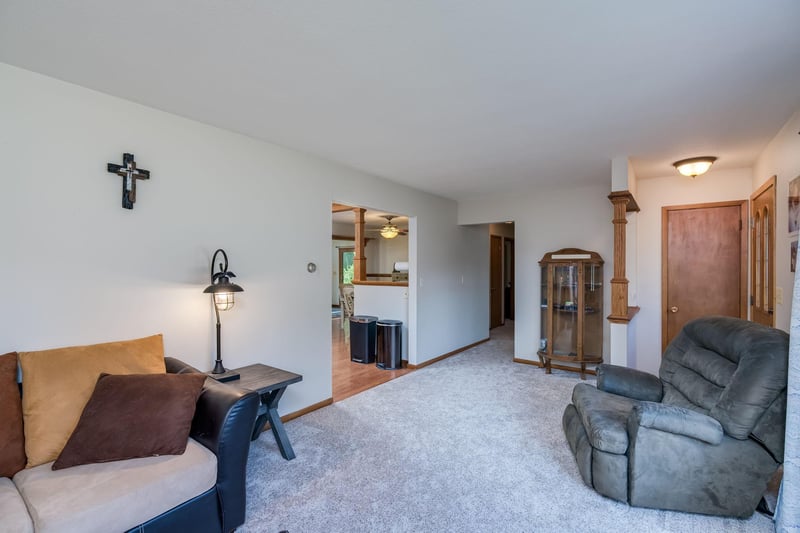 210 Walnut Ave, Madison Lake, MN 56063
