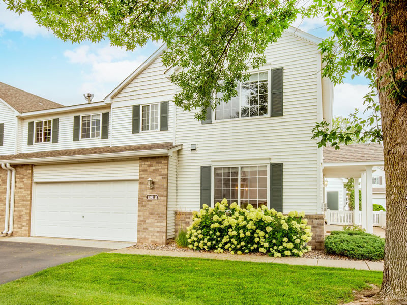 11011 Oak Grove Cir #B, Woodbury, MN 55129