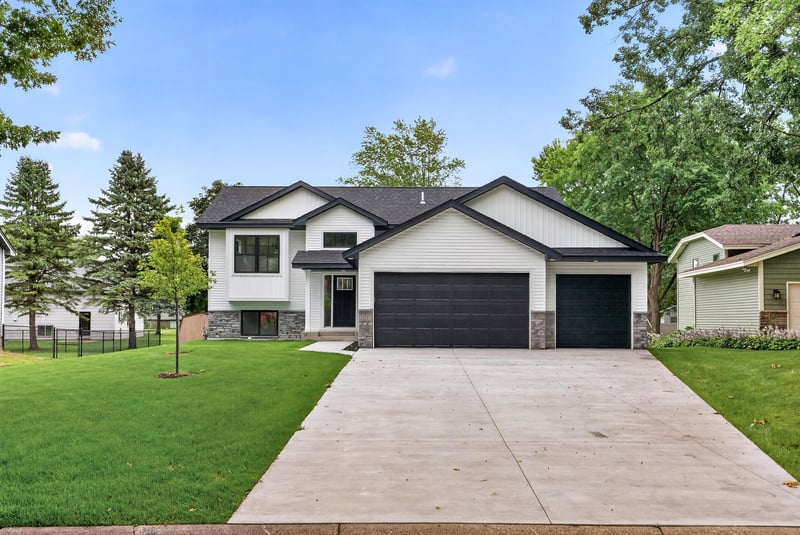 10717 Lincoln St NE, Blaine, MN 55434