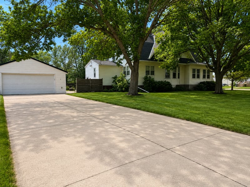 98 Vernon Ave, Morgan, MN 56266