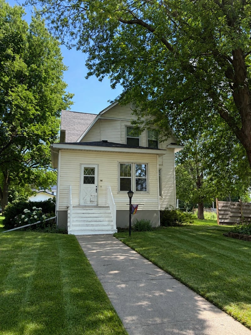 98 Vernon Ave, Morgan, MN 56266