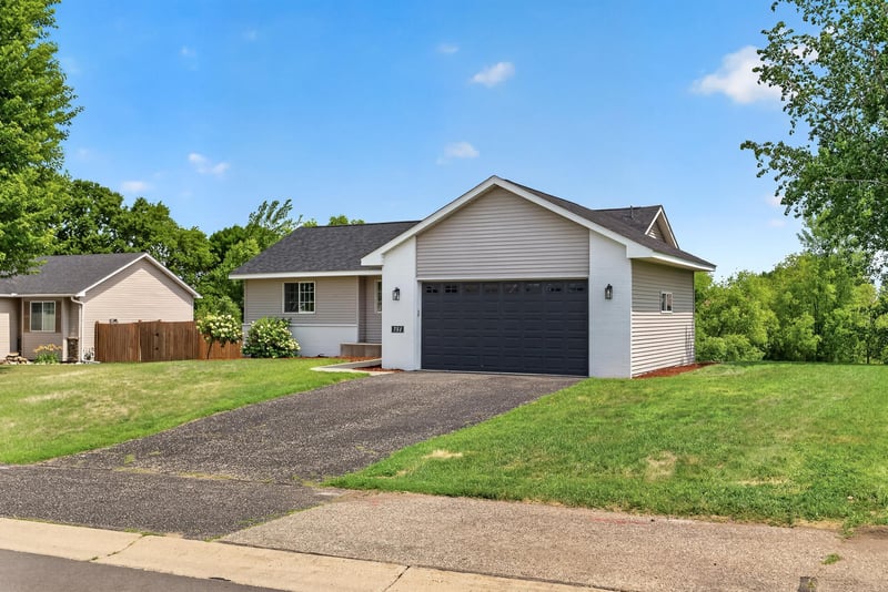 751 Morrison Ave S, Annandale, MN 55302