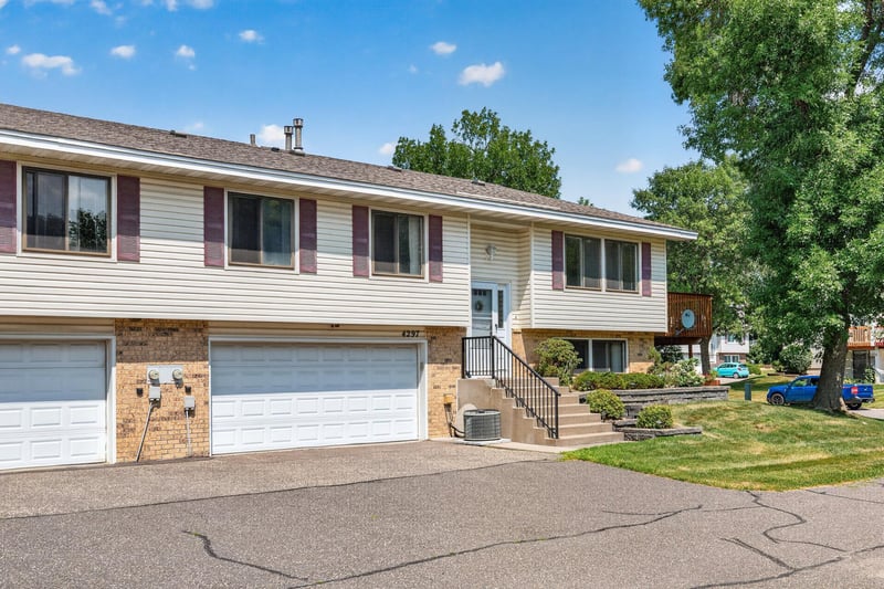 4297 Evergreen Dr, Vadnais Heights, MN 55127