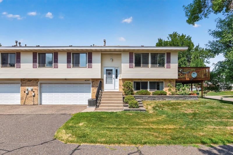 4297 Evergreen Dr, Vadnais Heights, MN 55127