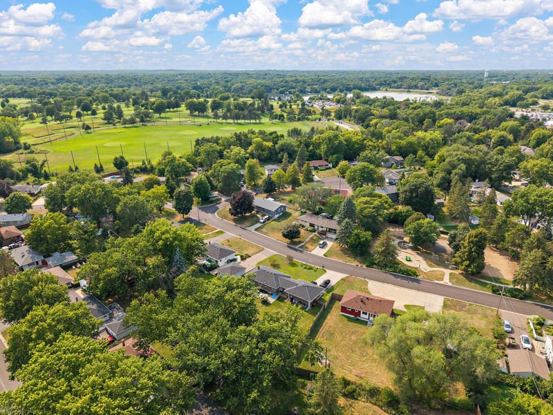 2132 Atlantic St, Maplewood, MN 55109