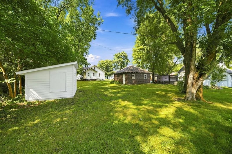 19 12th St NE, Faribault, MN 55021