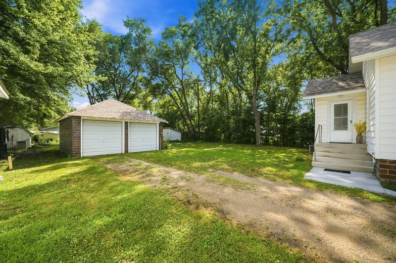 19 12th St NE, Faribault, MN 55021