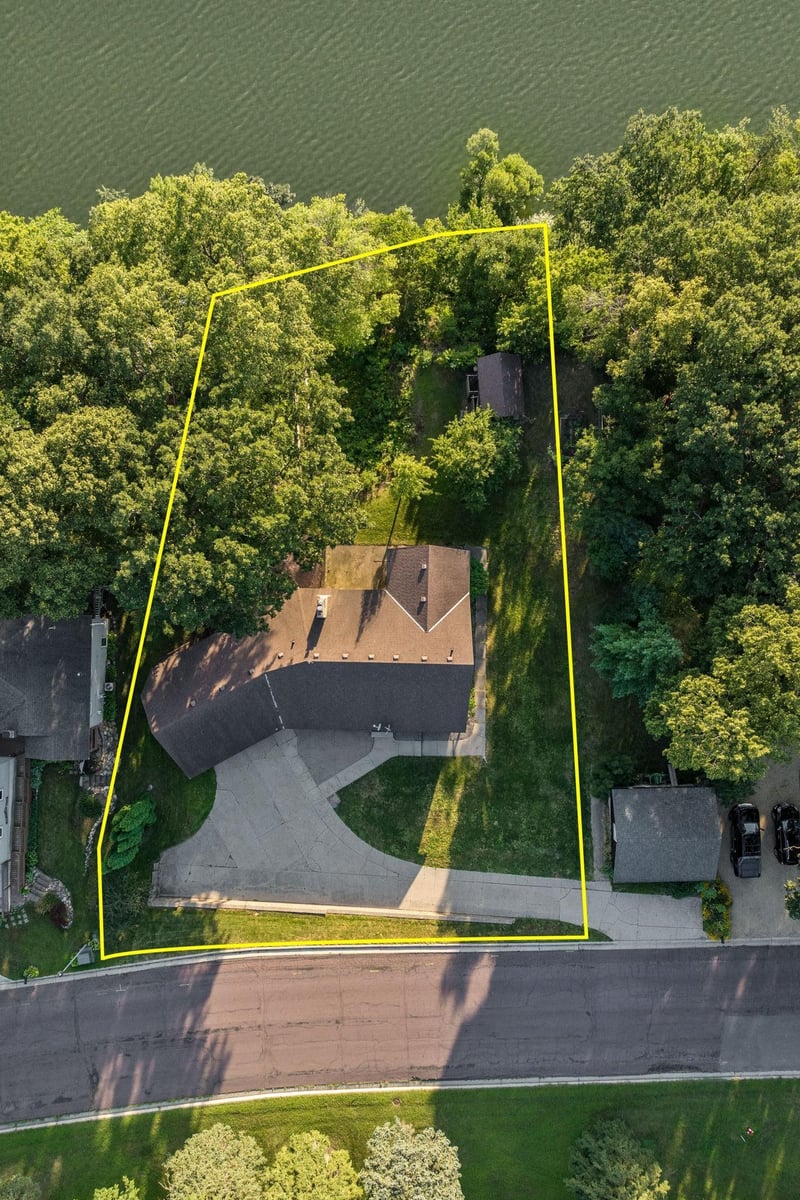 350 E Amber Lake Dr, Fairmont, MN 56031