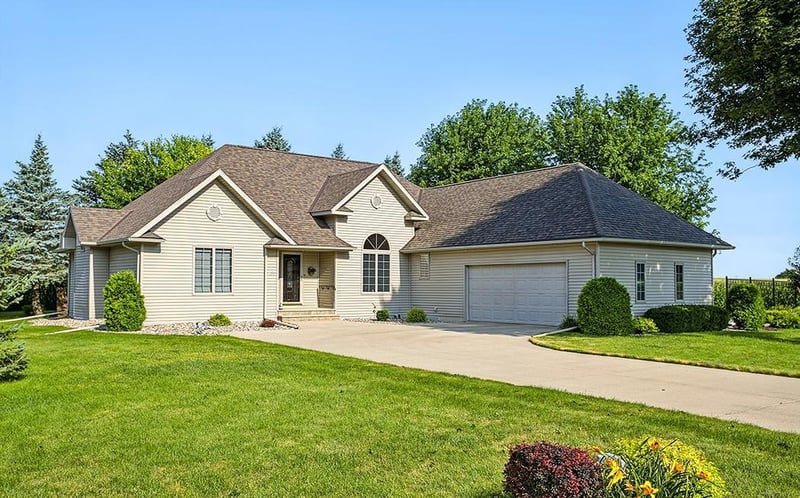 1600 Patriot Dr, Fairmont, MN 56031