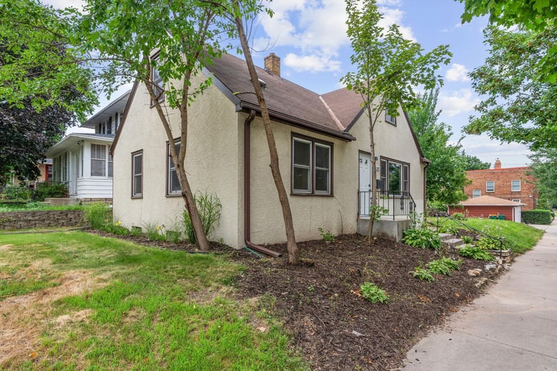 1181 Duluth St, Saint Paul, MN 55106