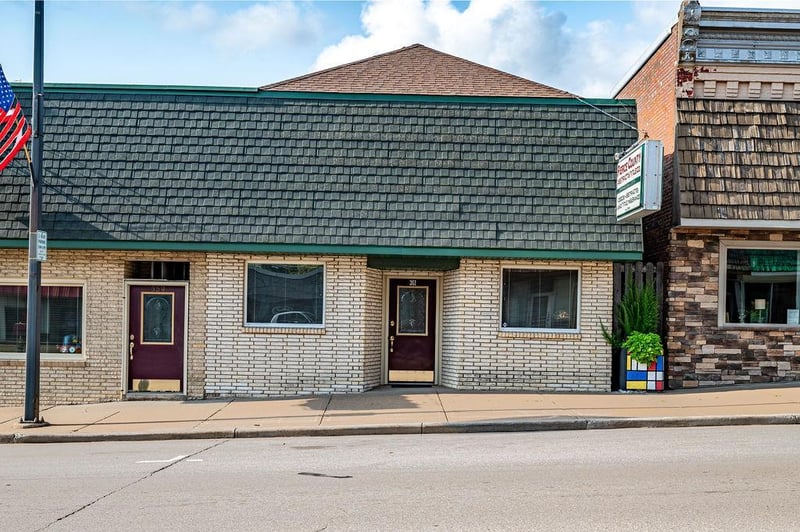 359 W Main St, Ellsworth, WI 54011