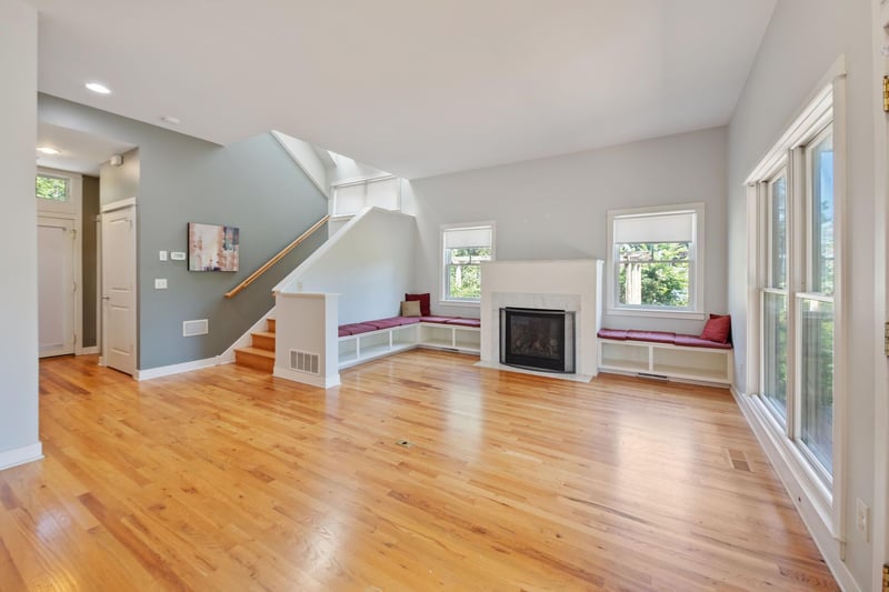 16830 21st St S, Lakeland, MN 55043
