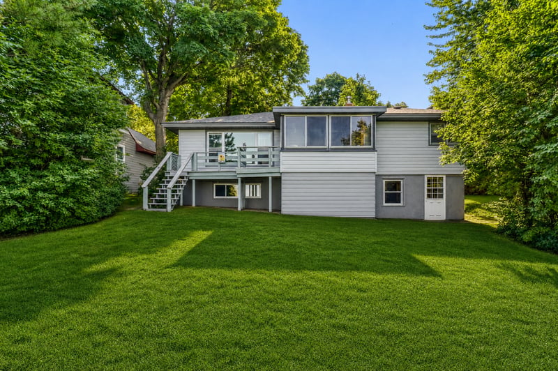 1360 E Shore Dr, Detroit Lakes, MN 56501