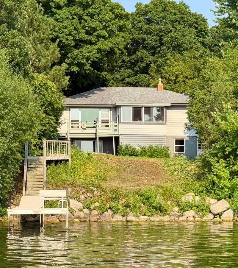 1360 E Shore Dr, Detroit Lakes, MN 56501