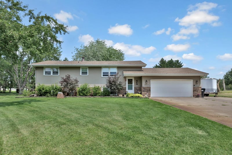 15117 Yakima St NW, Anoka, MN 55303