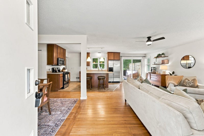 4057 Gisella Blvd, White Bear Lake, MN 55110