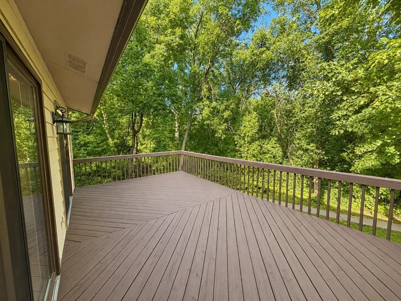 240 W Eagle Lake Dr, Maple Grove, MN 55369