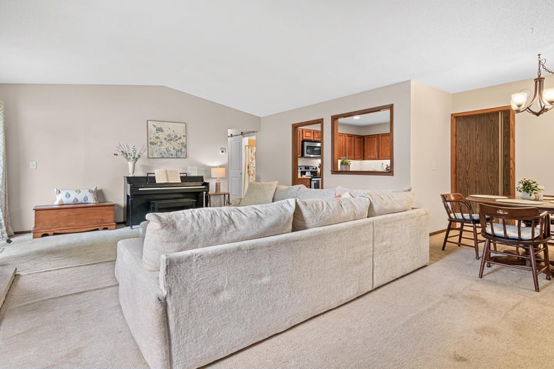 13401 Pepperwood Cir, Minnetonka, MN 55305